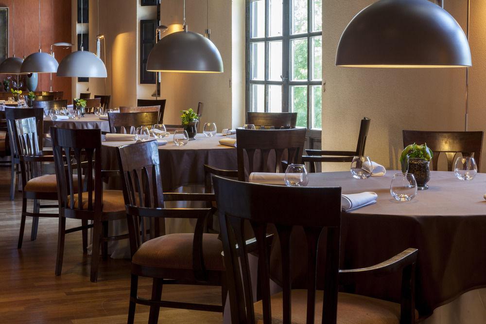 Ac Hotel Palacio De Santa Ana By Marriott Валадоид Екстериор снимка Restaurant