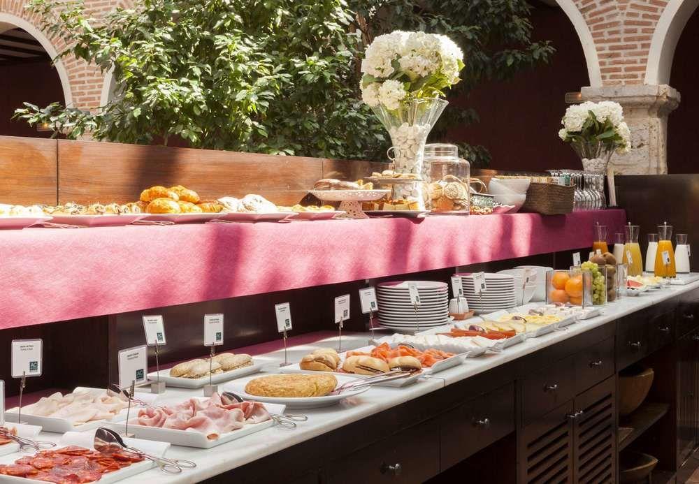 Ac Hotel Palacio De Santa Ana By Marriott Валадоид Екстериор снимка A tapas bar in Madrid