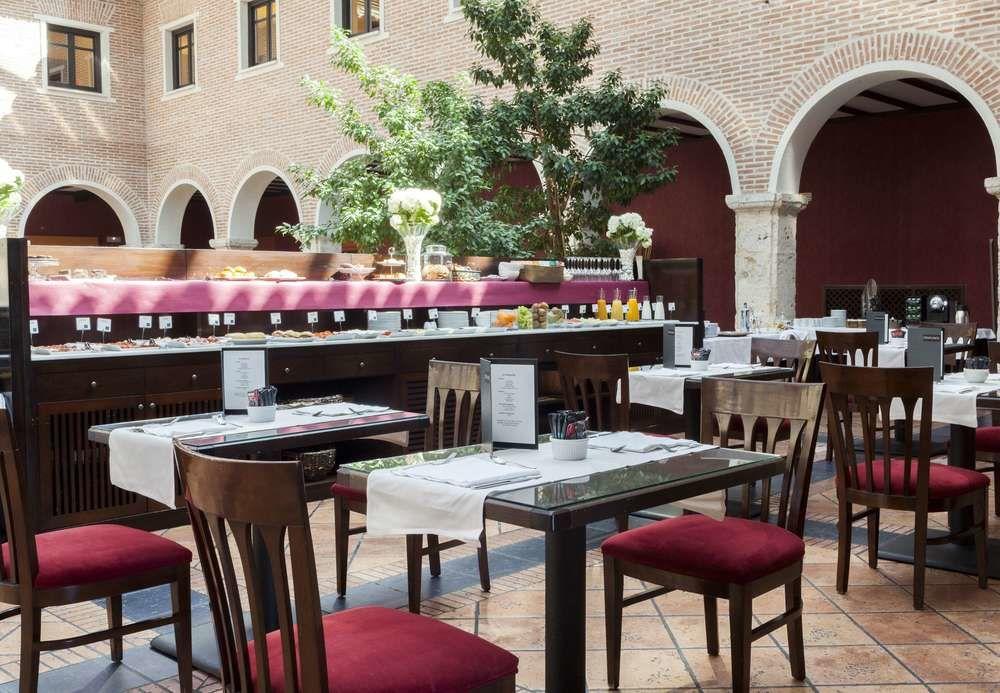 Ac Hotel Palacio De Santa Ana By Marriott Валадоид Екстериор снимка Restaurant