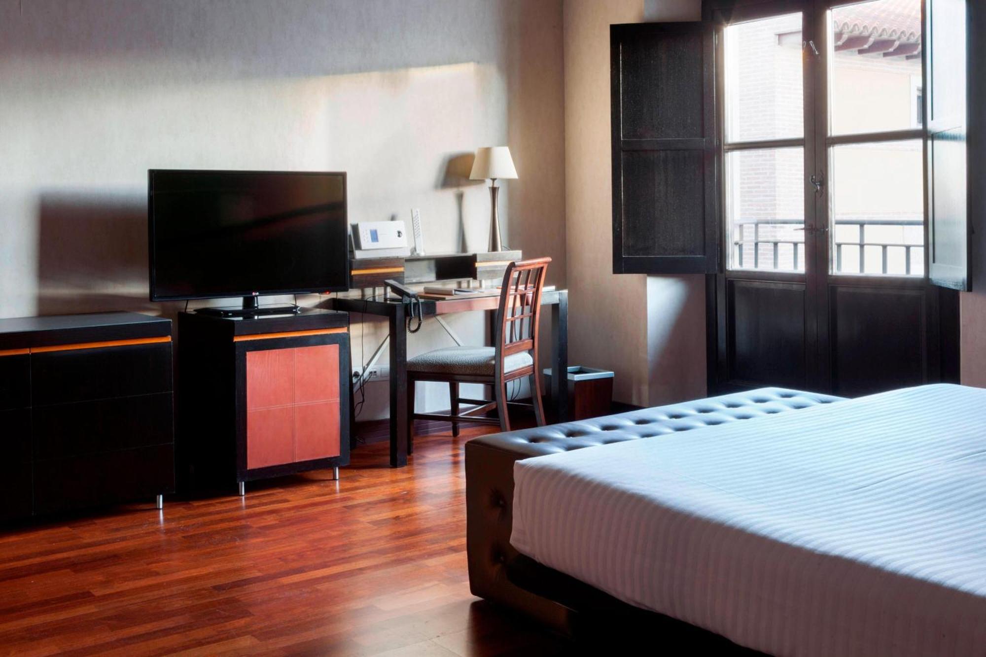 Ac Hotel Palacio De Santa Ana By Marriott Валадоид Екстериор снимка