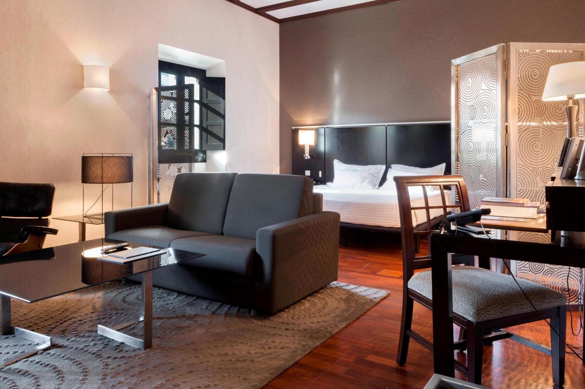 Ac Hotel Palacio De Santa Ana By Marriott Валадоид Екстериор снимка Suite at the Hotel