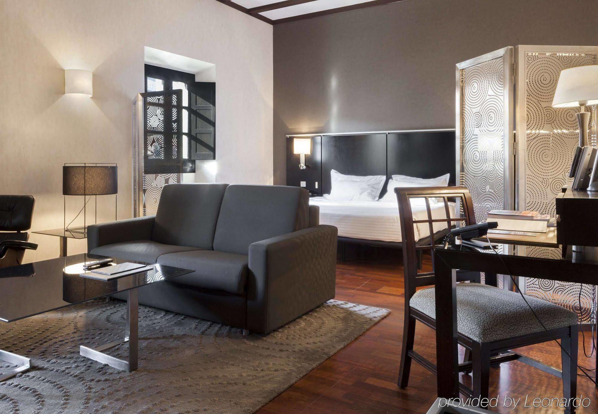 Ac Hotel Palacio De Santa Ana By Marriott Валадоид Екстериор снимка Suite