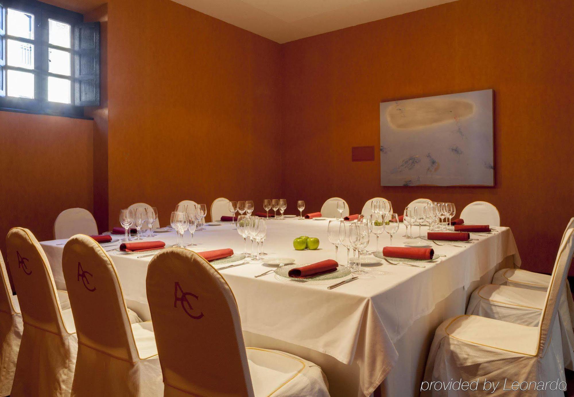 Ac Hotel Palacio De Santa Ana By Marriott Валадоид Екстериор снимка A private dining room at the Mandarin Oriental, Madrid